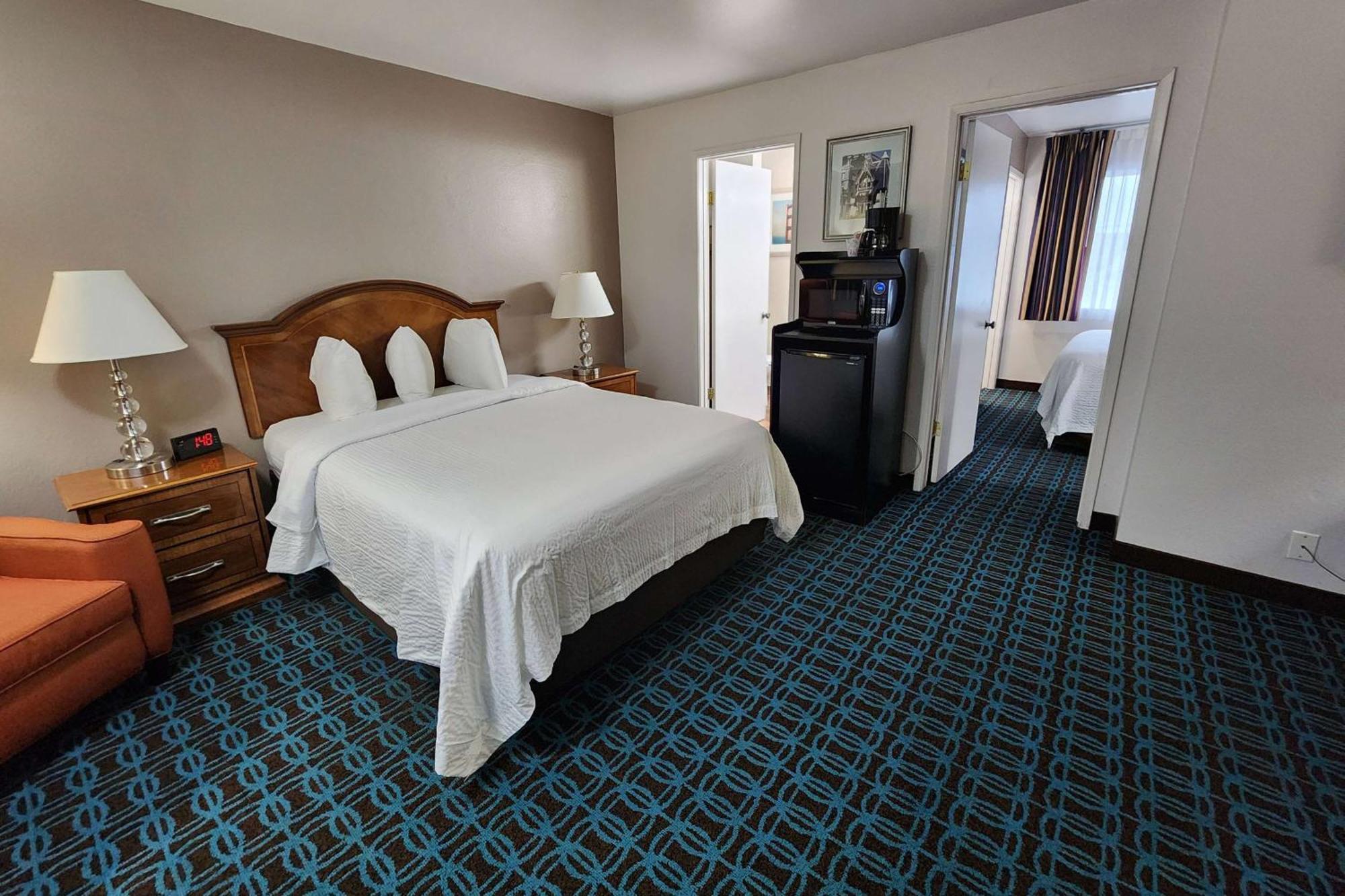 Ramada Bayside Inn & Suites Юрика Екстер'єр фото