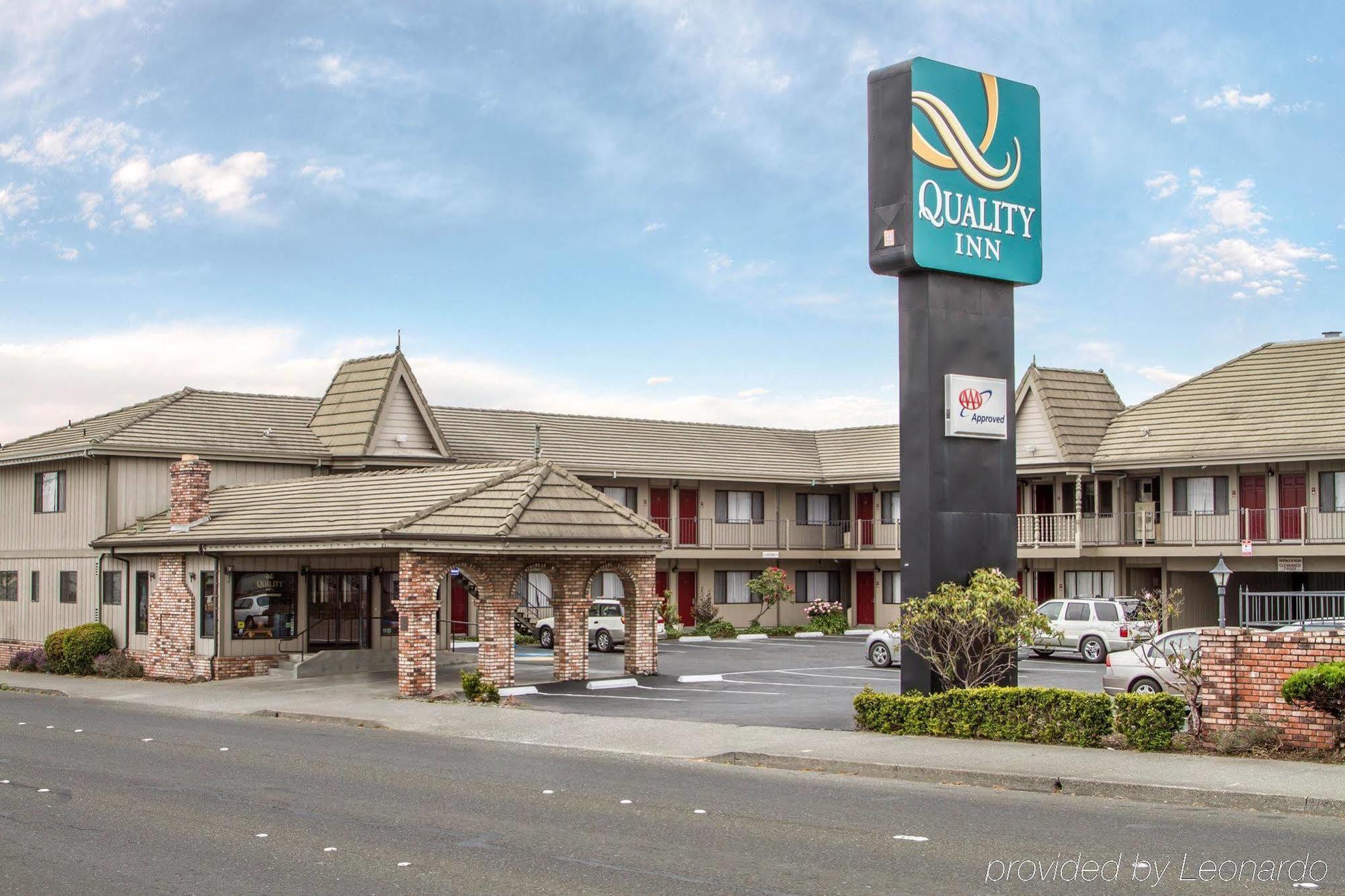 Ramada Bayside Inn & Suites Юрика Екстер'єр фото
