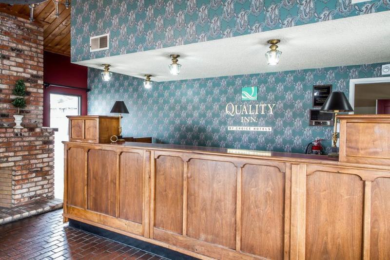 Ramada Bayside Inn & Suites Юрика Екстер'єр фото