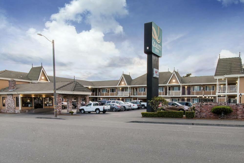 Ramada Bayside Inn & Suites Юрика Екстер'єр фото