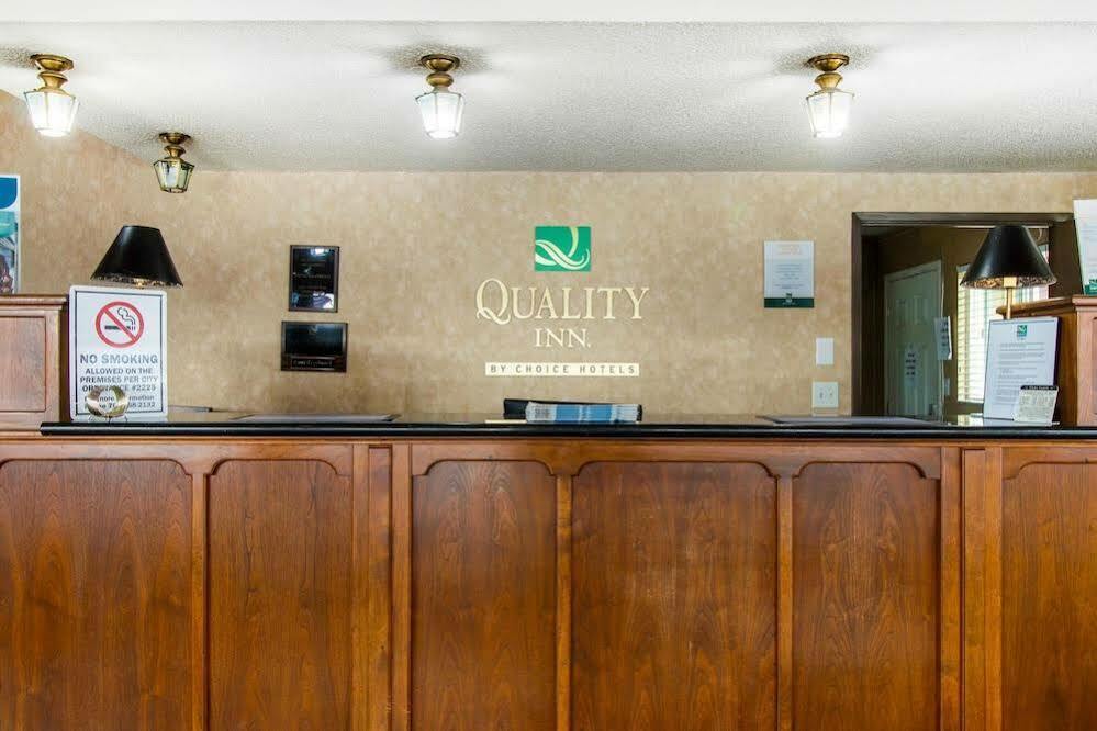 Ramada Bayside Inn & Suites Юрика Екстер'єр фото